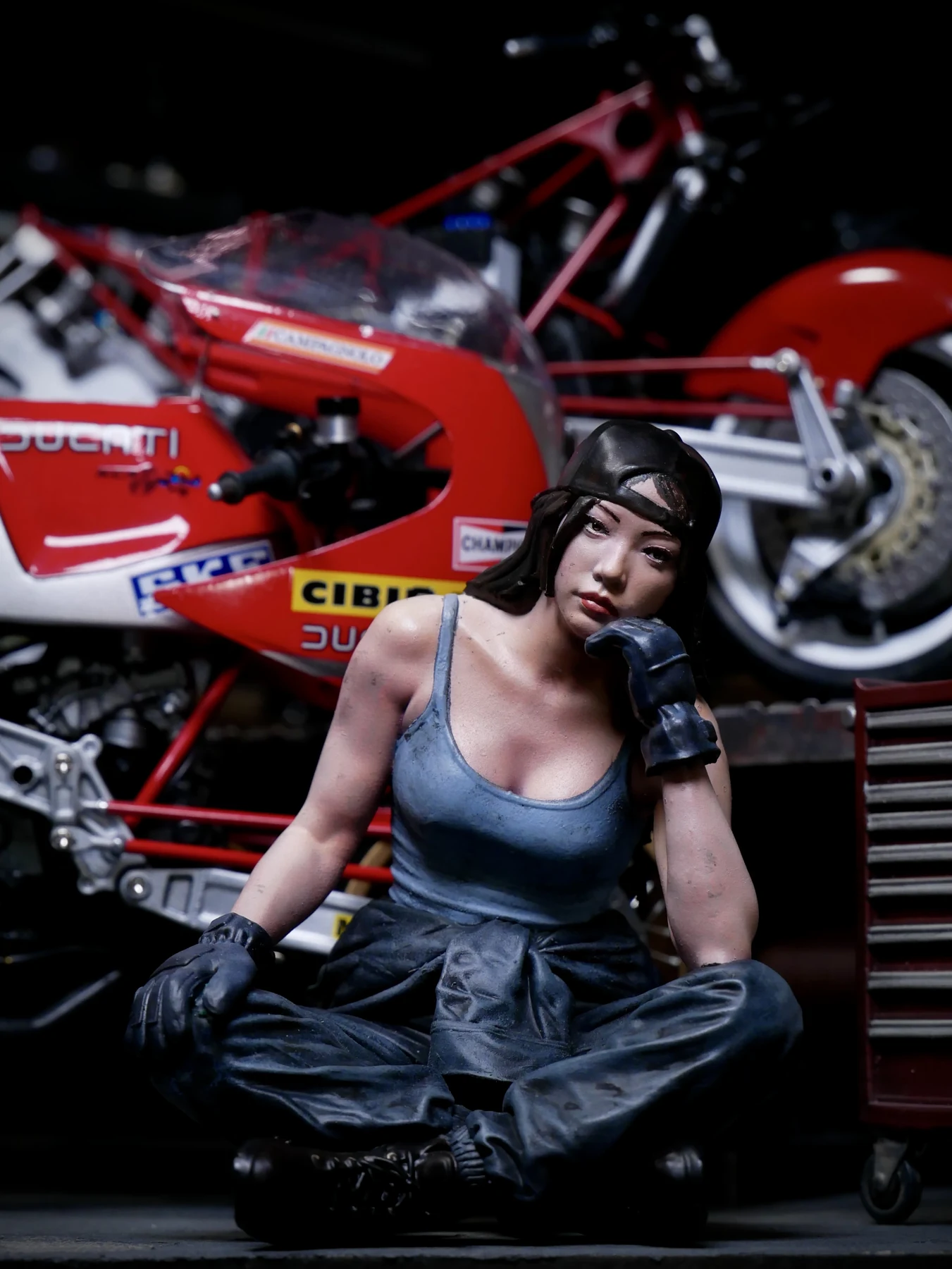No.082「バイクメカニックの女の子」/saruru メイン画像